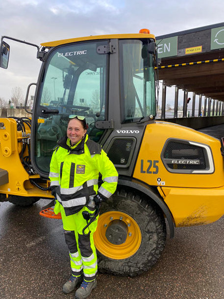 LA VOLVO L25 ELÉCTRICA SIN EMISIONES DEMUESTRA SU POTENCIAL EN EL SECTOR DE LOS RESIDUOS Y EL RECICLAJE